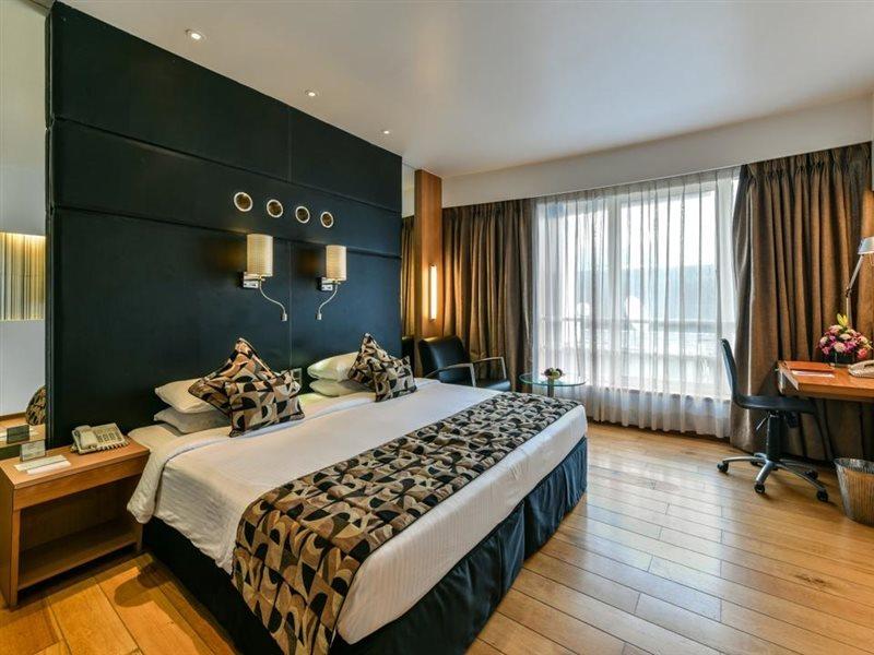 The Regale By Tunga Hotel Mumbai Exterior photo