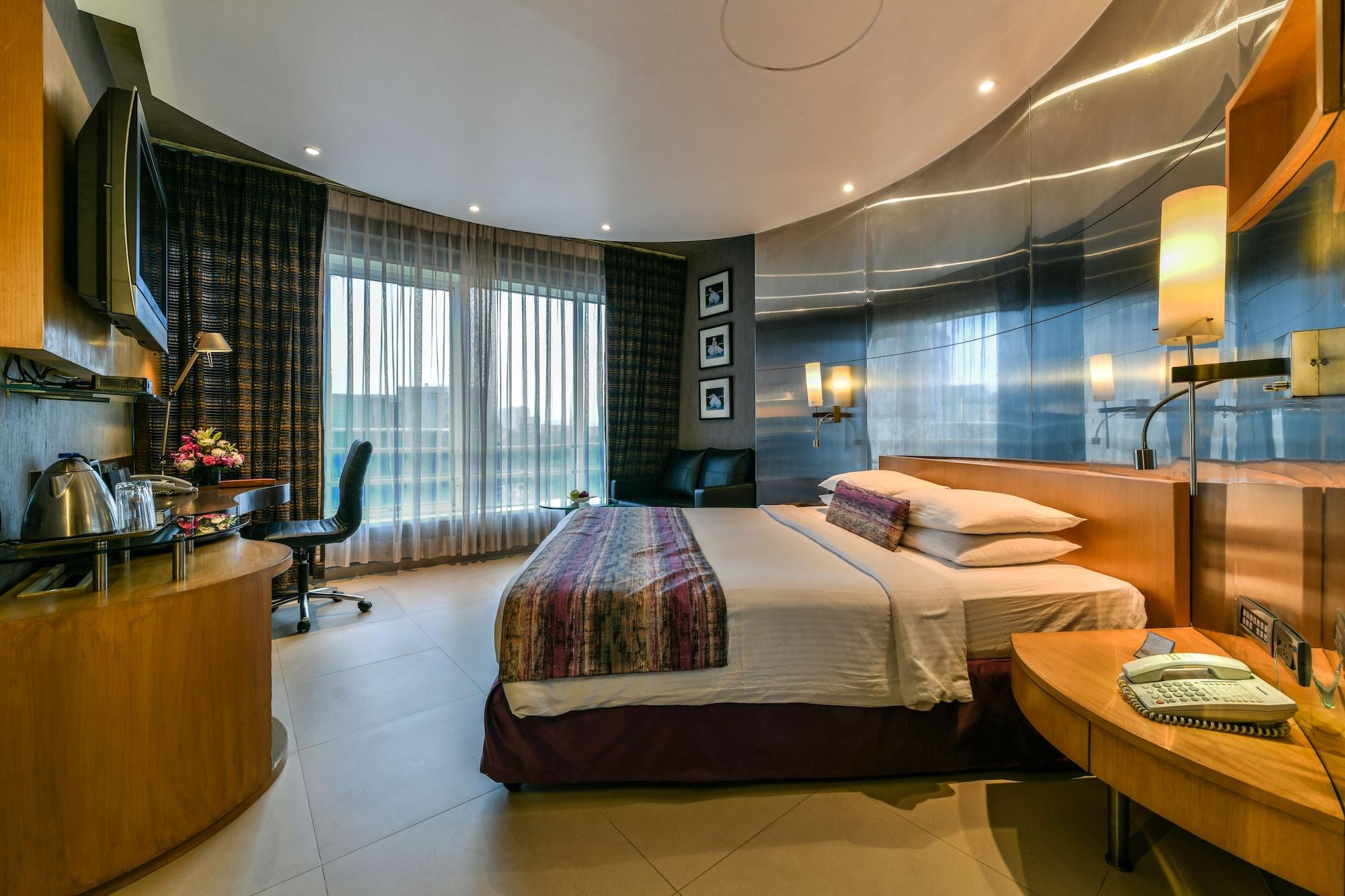 The Regale By Tunga Hotel Mumbai Exterior photo