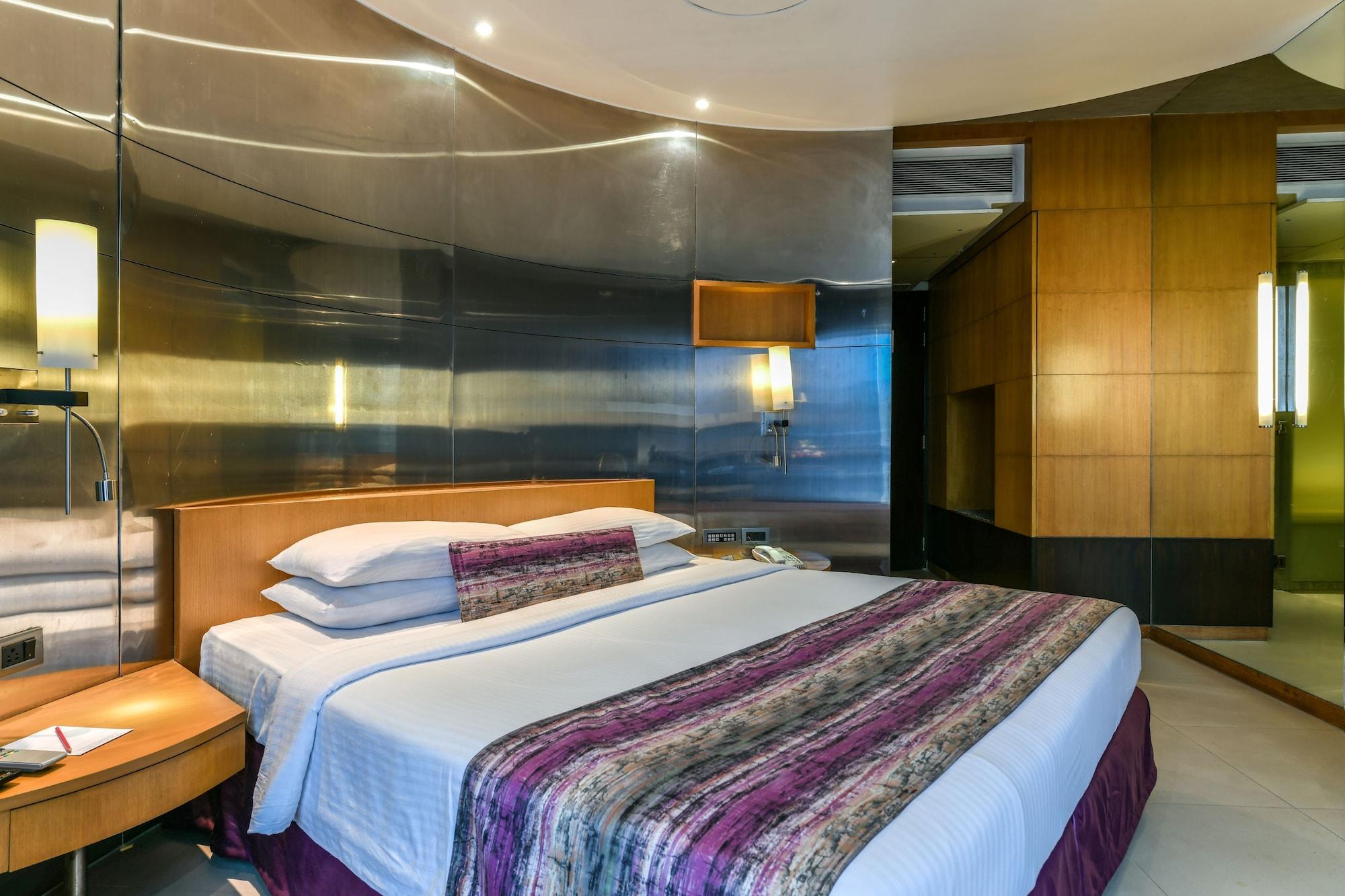 The Regale By Tunga Hotel Mumbai Exterior photo