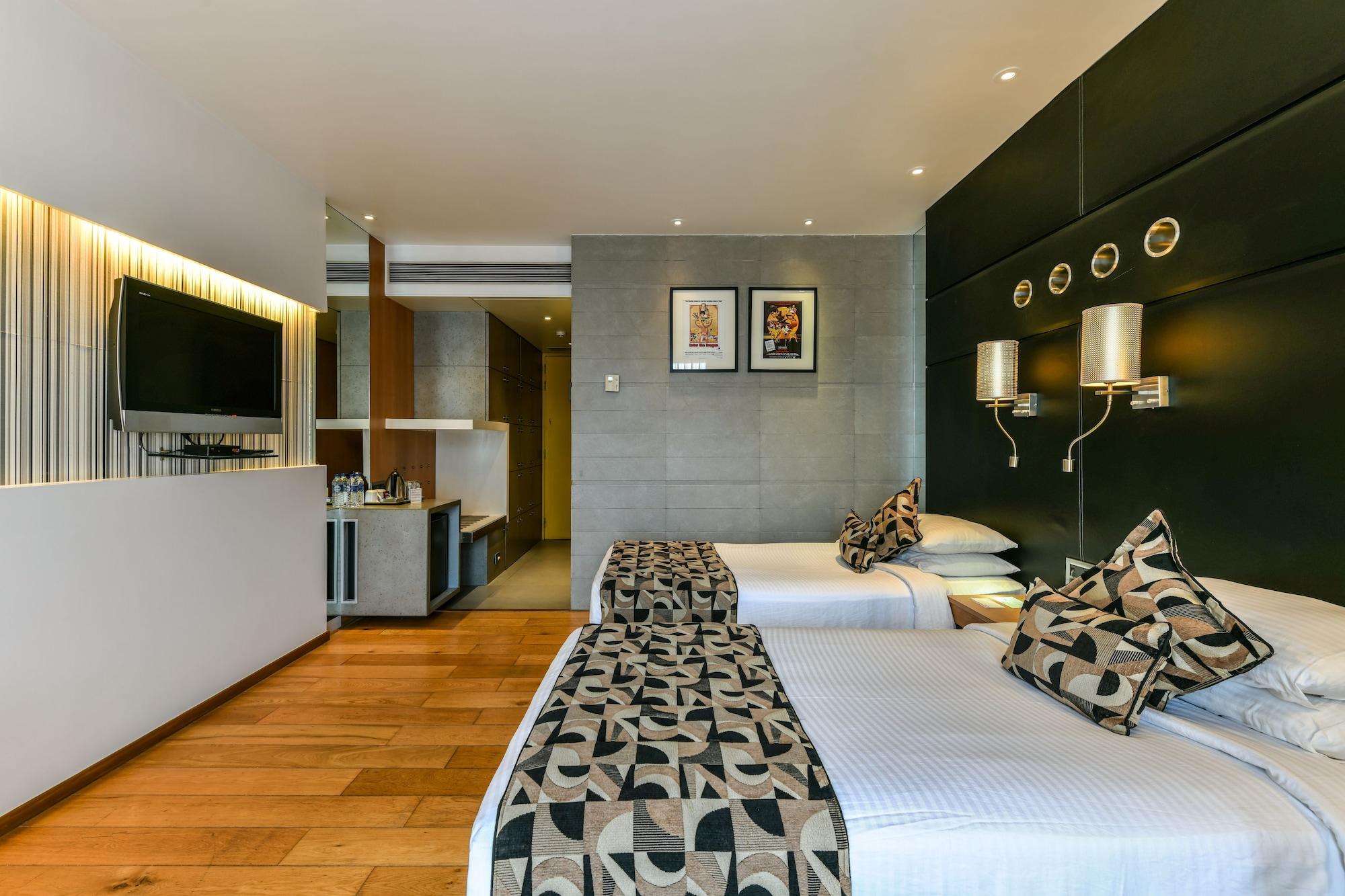 The Regale By Tunga Hotel Mumbai Exterior photo