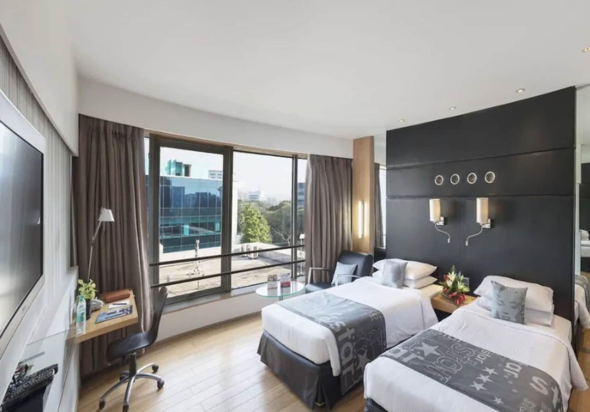 The Regale By Tunga Hotel Mumbai Exterior photo