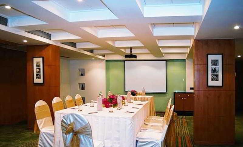 The Regale By Tunga Hotel Mumbai Exterior photo