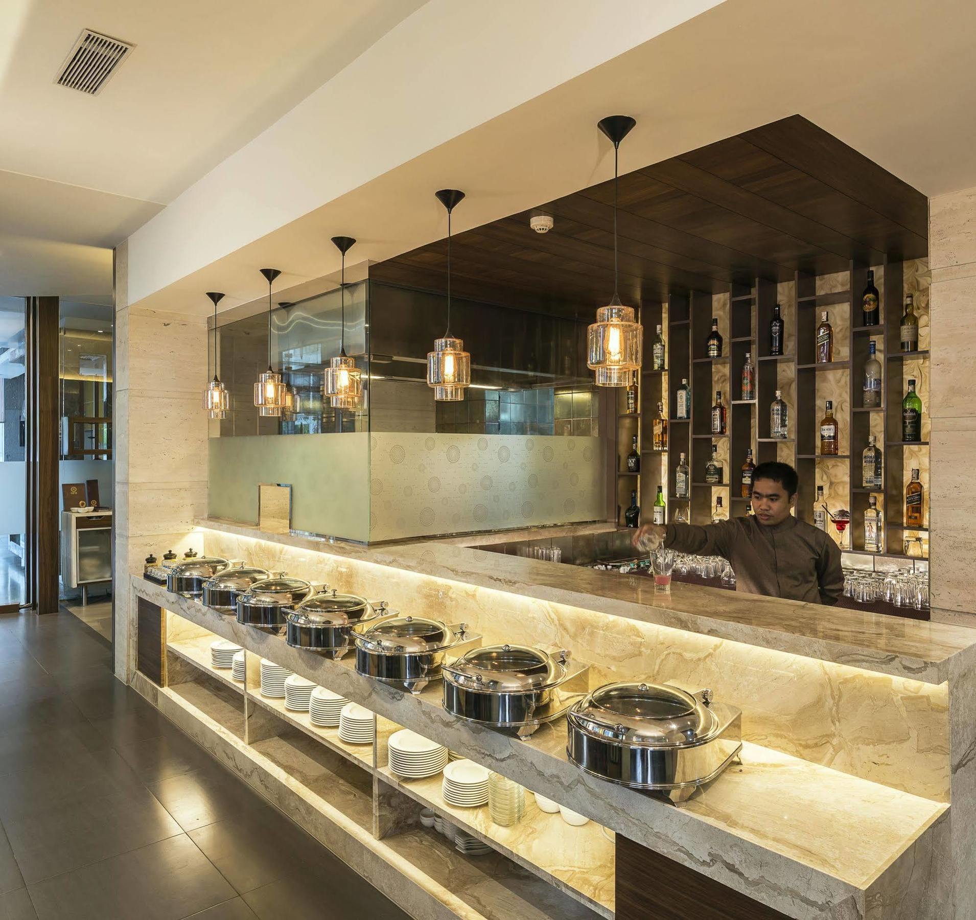 The Regale By Tunga Hotel Mumbai Exterior photo