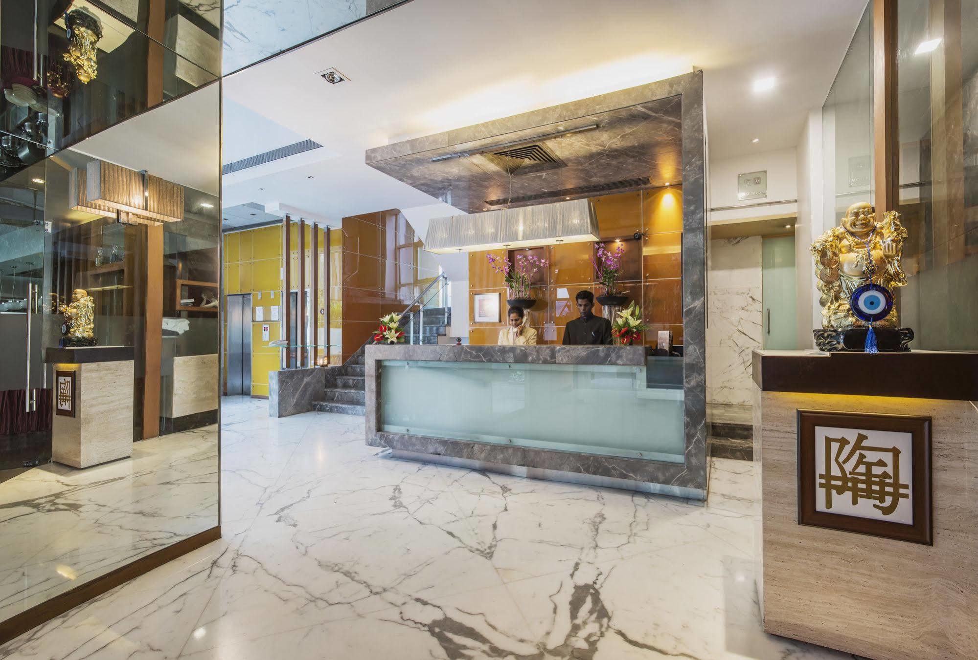 The Regale By Tunga Hotel Mumbai Exterior photo