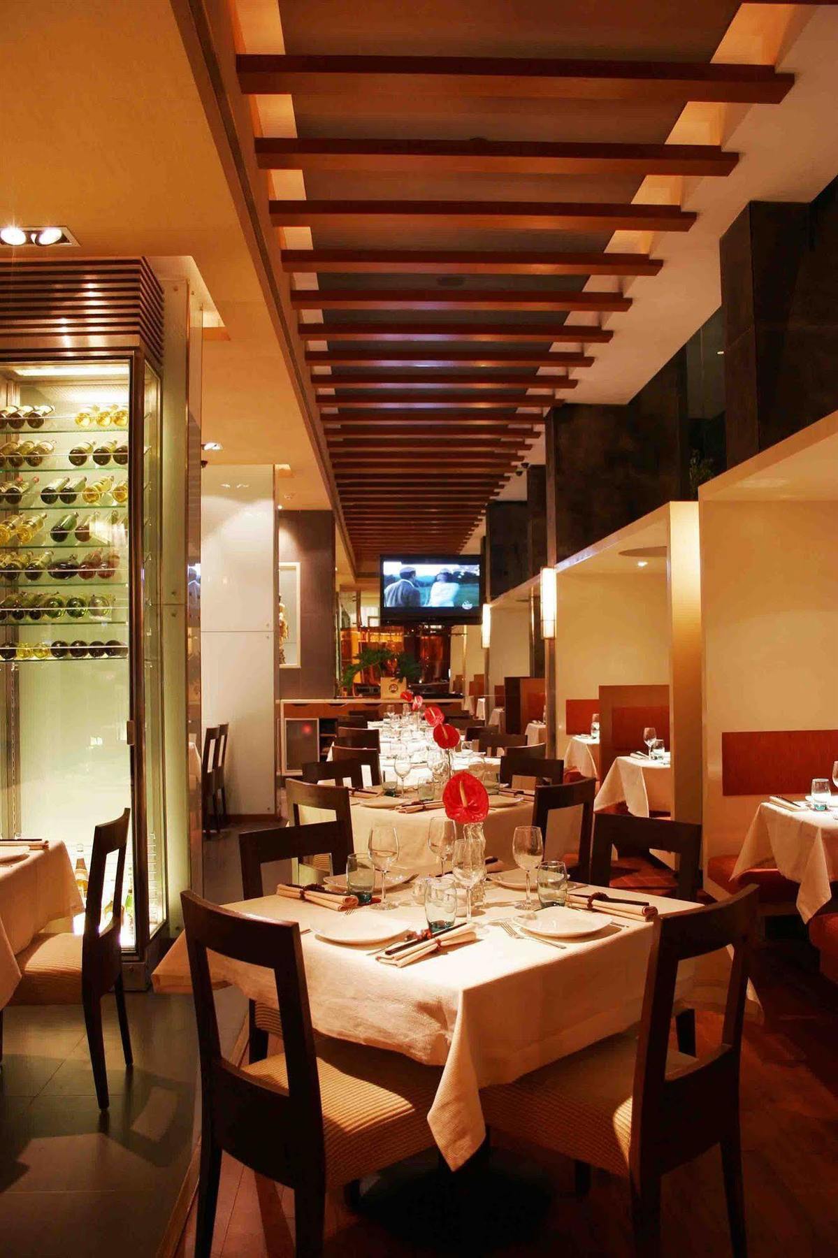 The Regale By Tunga Hotel Mumbai Exterior photo