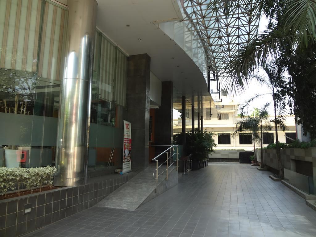 The Regale By Tunga Hotel Mumbai Exterior photo