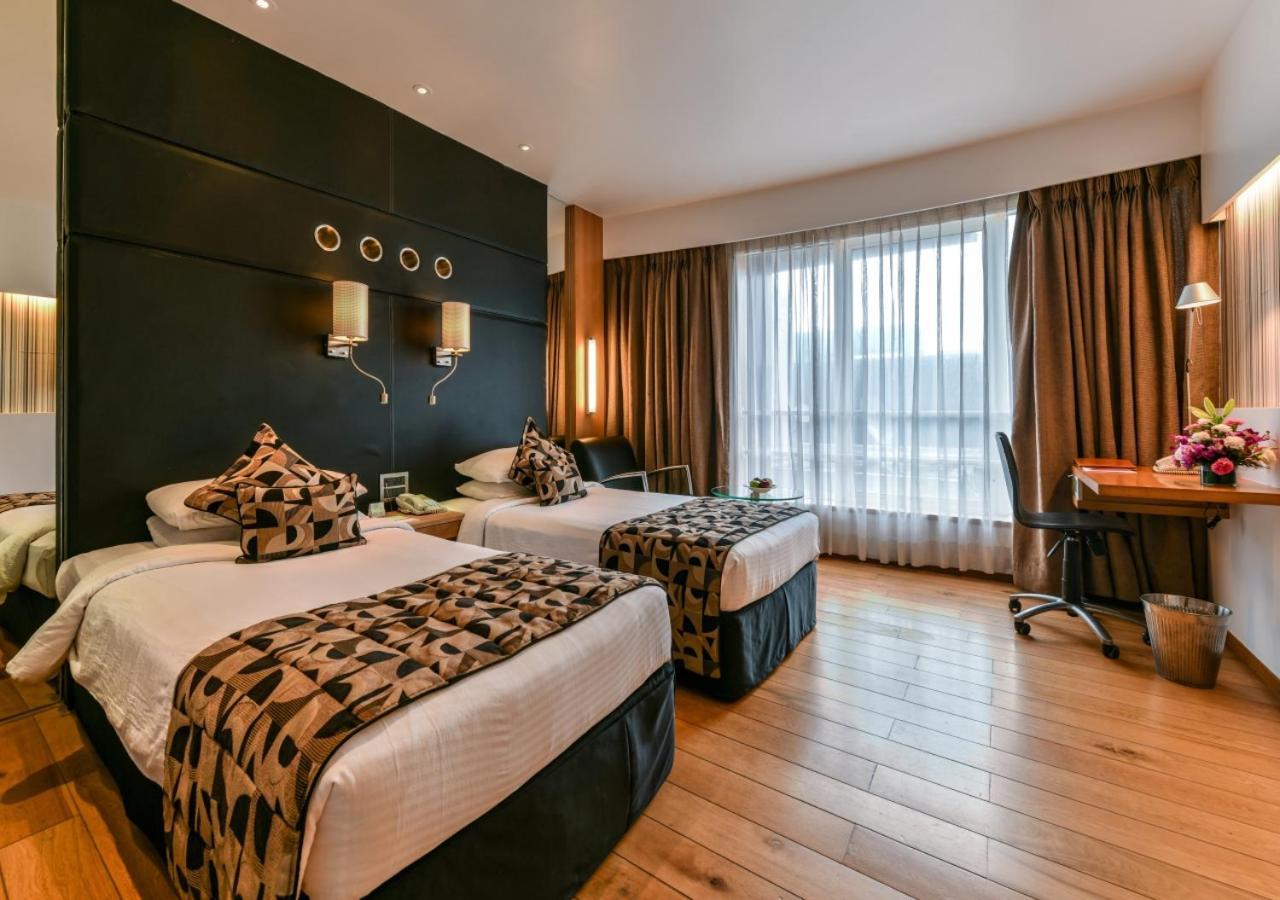 The Regale By Tunga Hotel Mumbai Exterior photo